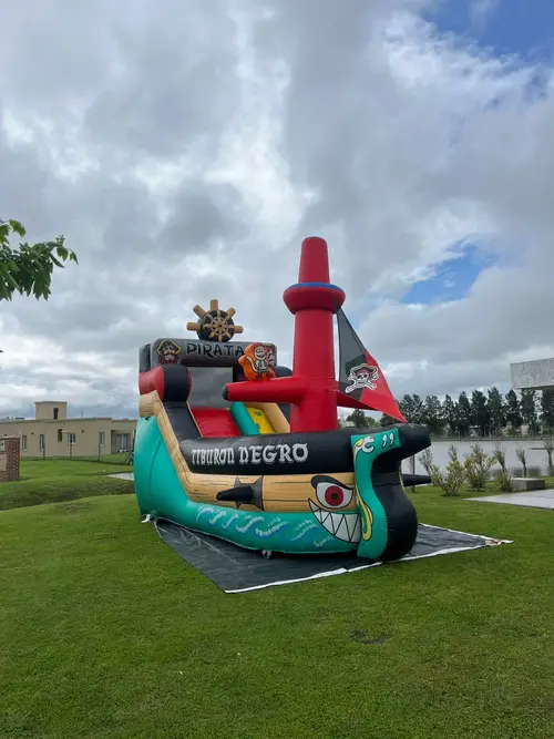BARCO PIRATA